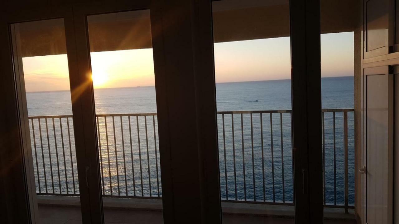 Apartamento En Primera Linia Vistas Al Mar プラヤ・デアロ エクステリア 写真