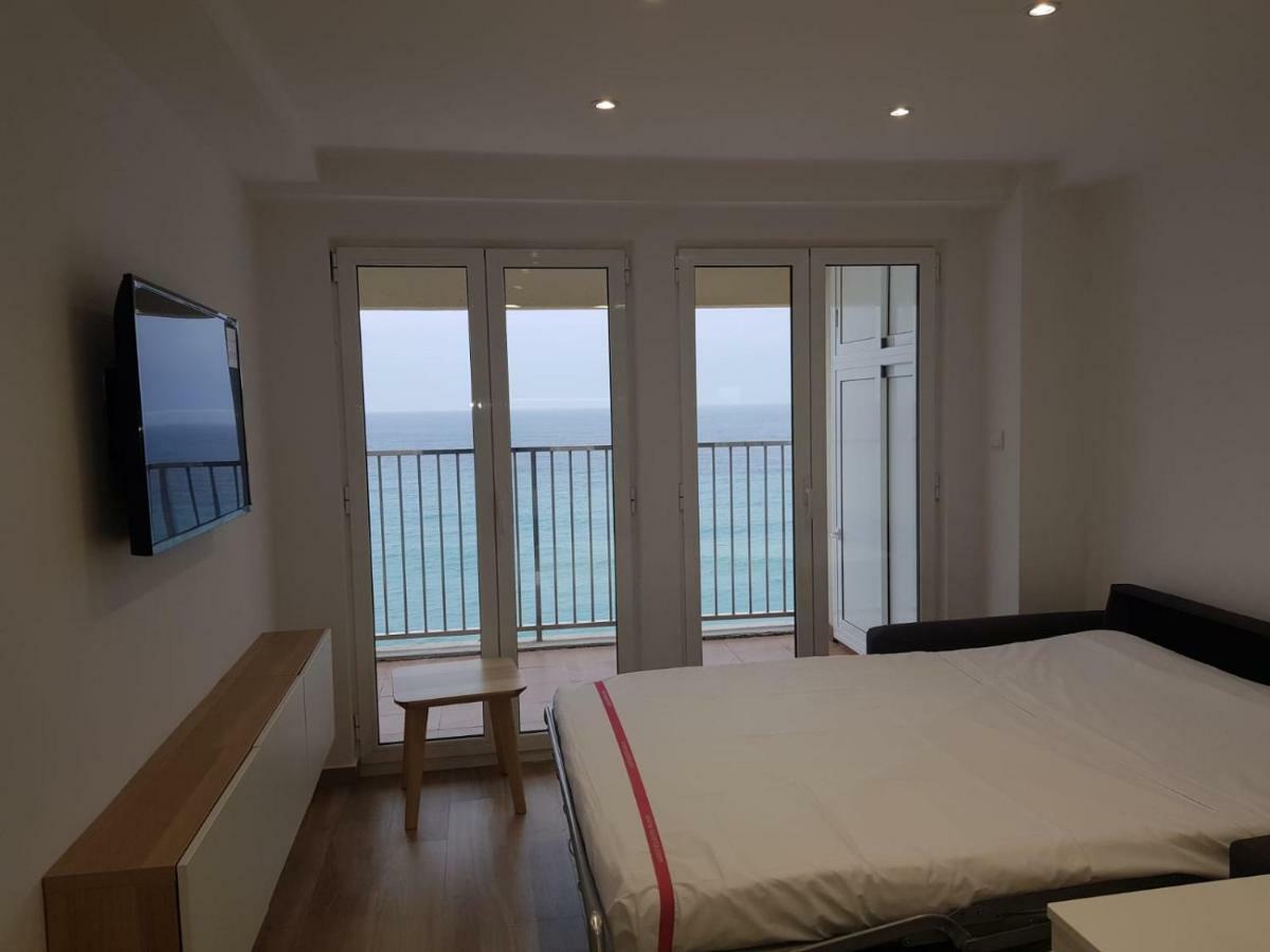 Apartamento En Primera Linia Vistas Al Mar プラヤ・デアロ エクステリア 写真